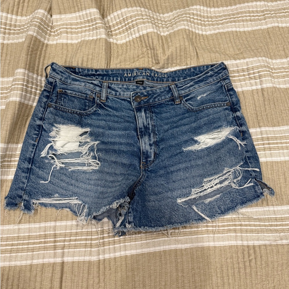 AE Strigid Mom Short